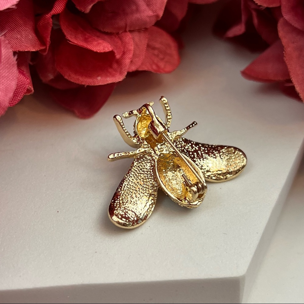 Golden Crystal Bumblebee Pearl Brooch Lapel Pin - Picture 12 of 16